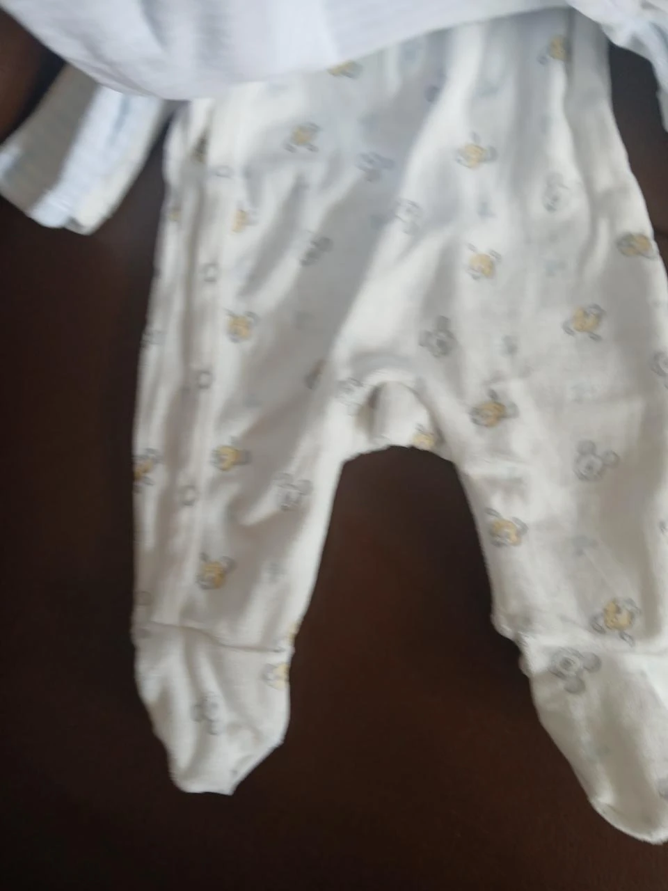lot 2 pijamas de veludo para menino Mickey Disney baby 54 cm 0/1 meses – photo 2